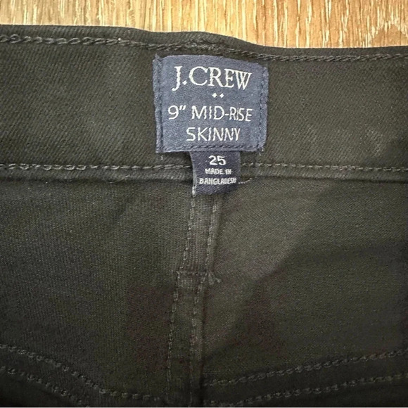 J. Crew 9" Mid-Rise Slim-Skinny Jean in Black Size 25 GUC - Picture 5 of 8